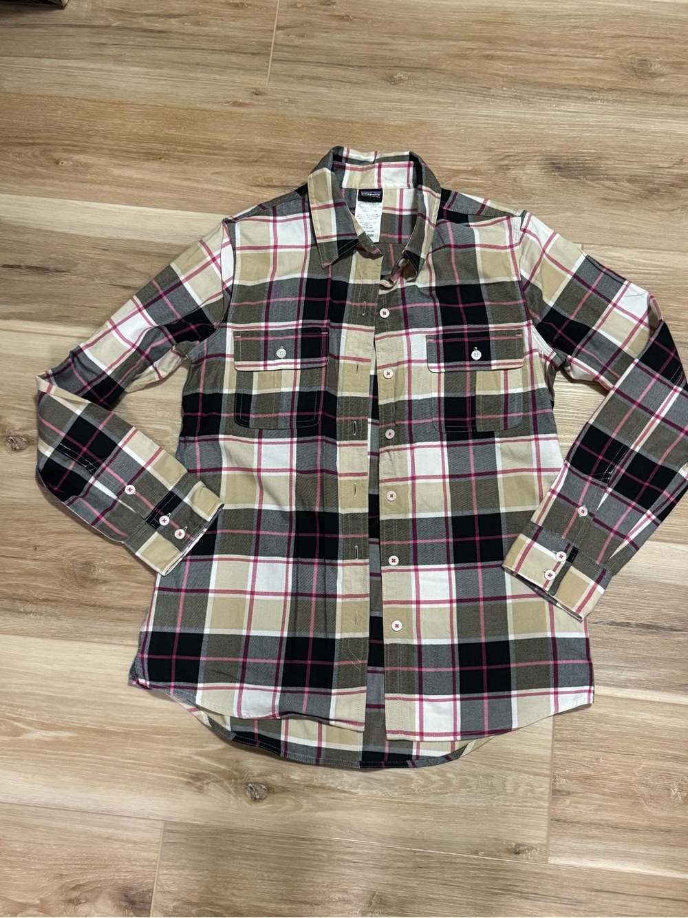 Patagonia plaid cotton button down shirt